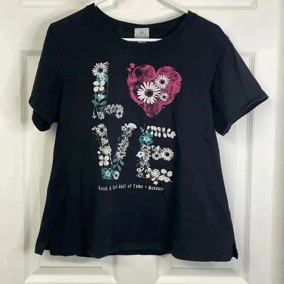 Rock and Roll Hall of Fame LOVE Womens Tshirt Size Large - Picture 1 of 5